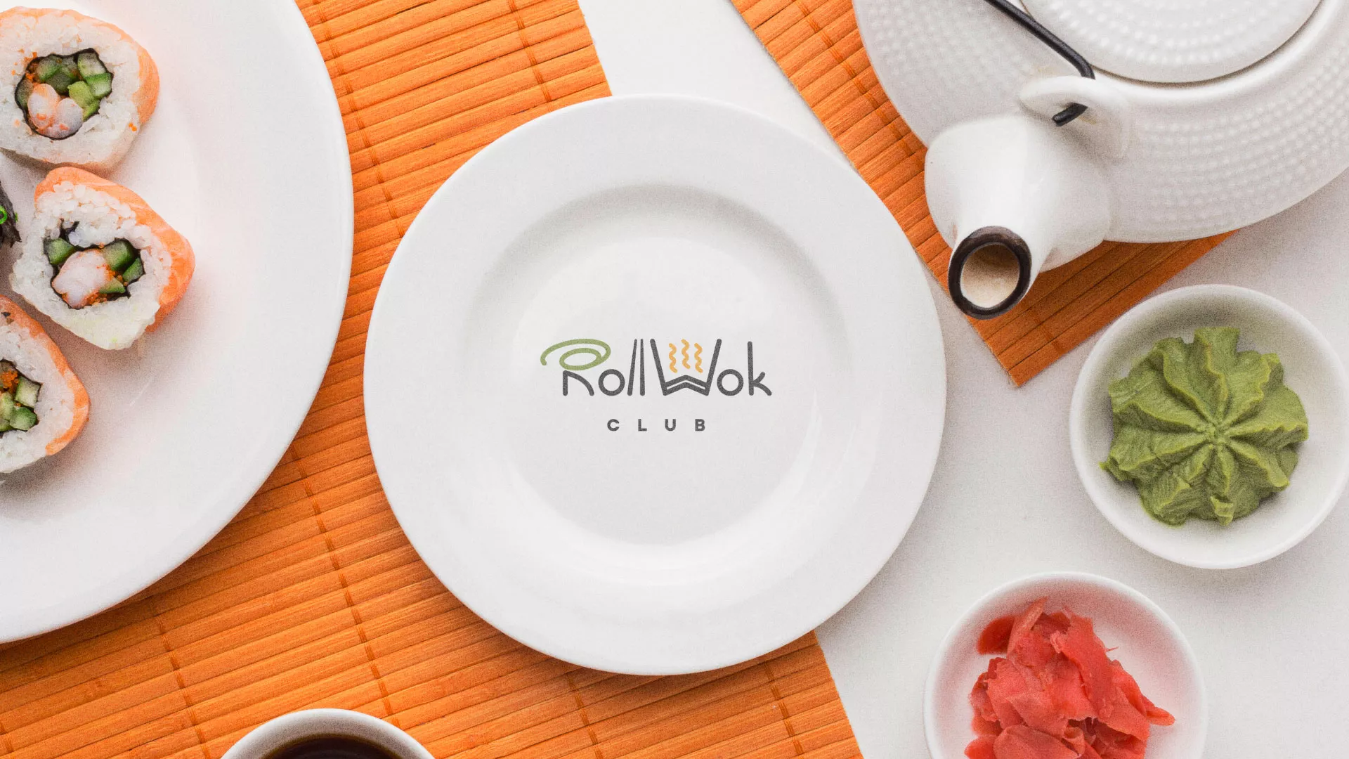 Разработка логотипа и фирменного стиля суши-бара «Roll Wok Club» в Чухломе
